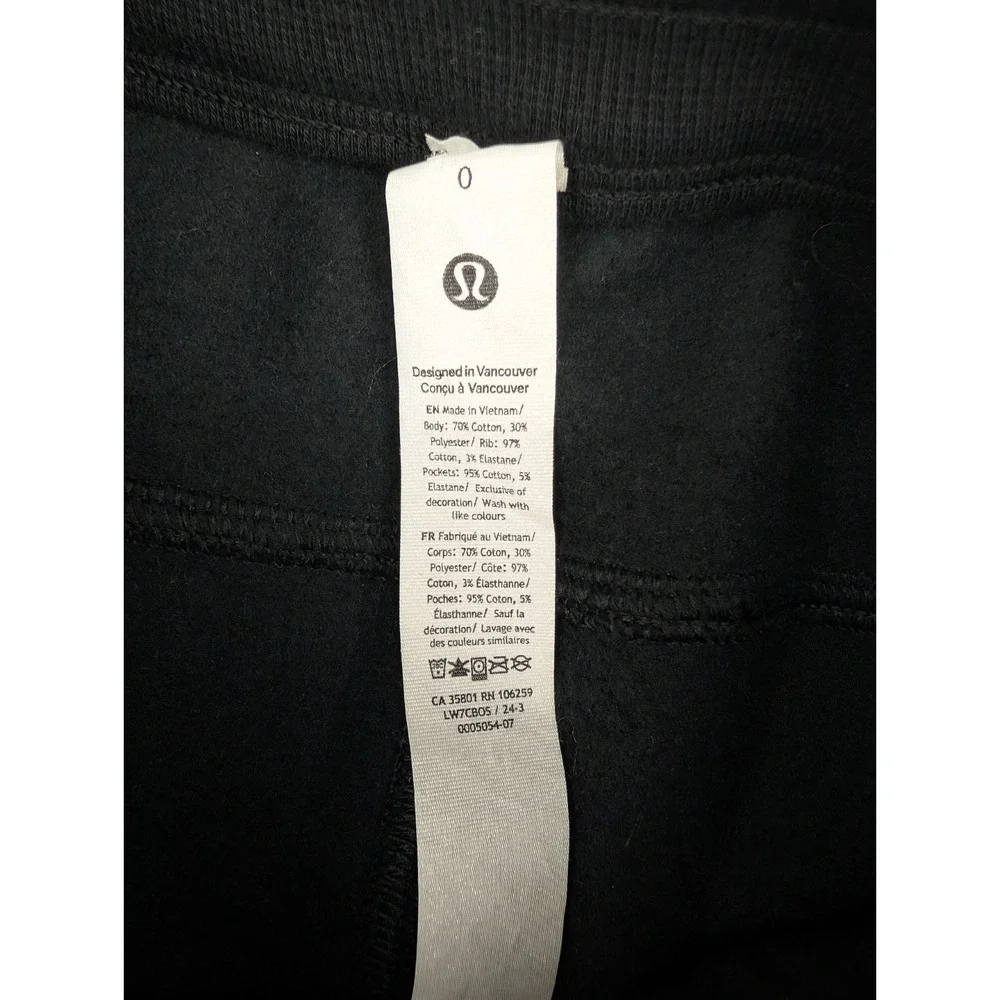 Lululemon Shorts Womens 0 (23